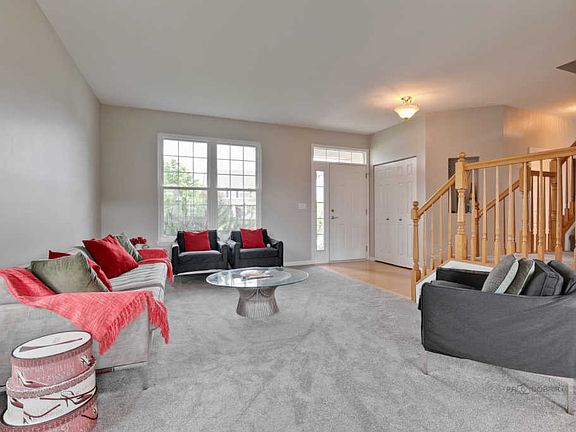 5th image of 3335 Aurora Dr