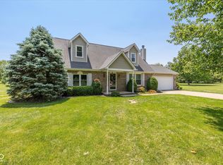 1135 W Wildflower Ct, Mooresville, IN 46158