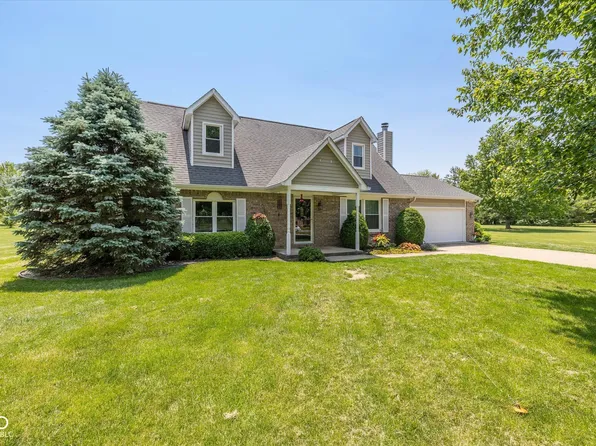 1135 W Wildflower Ct, Mooresville, IN 46158