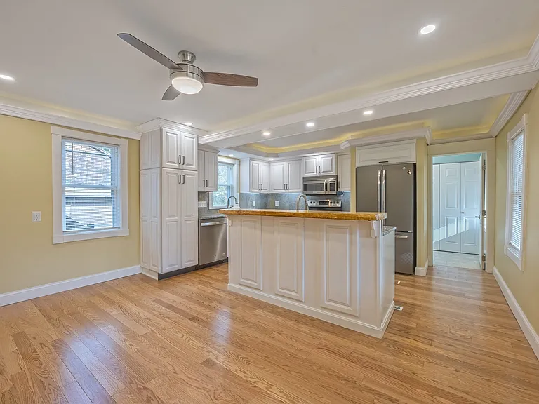 70 Fuller St — Photo 12