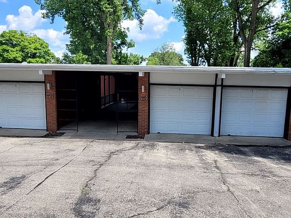2nd image of 3806 Briar Pl #3808