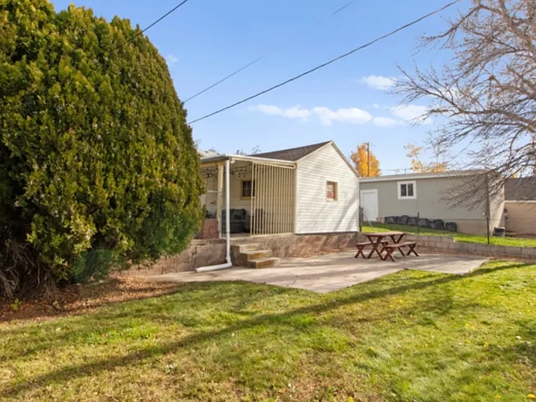 2872 S Imperial St — Photo 21