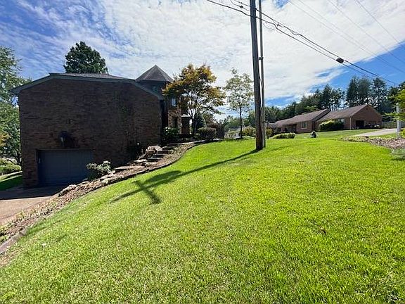 2nd image of 5422 Lakeside Dr