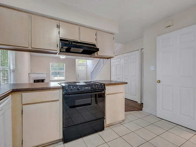 3056 Royal Palm Way — Photo 13