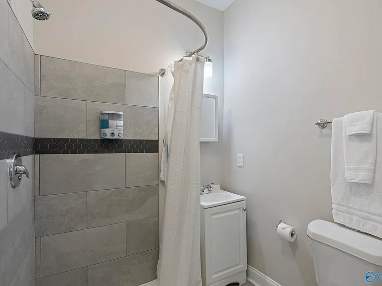 4286 Sullivan St — Photo 14