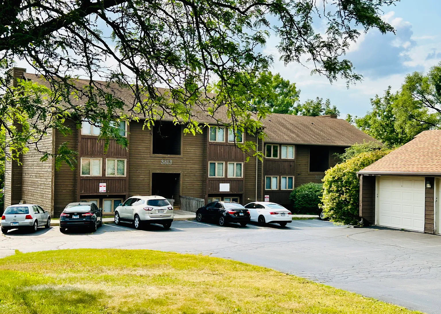 Foxwood Apartments — Photo 3
