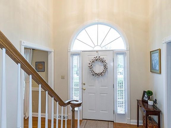 4th image of 1116 Valley Run Dr