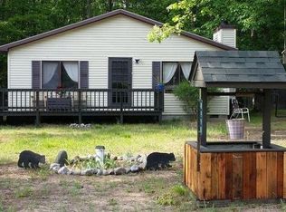 8998 N Higgins Lake Dr, Roscommon, MI 48653