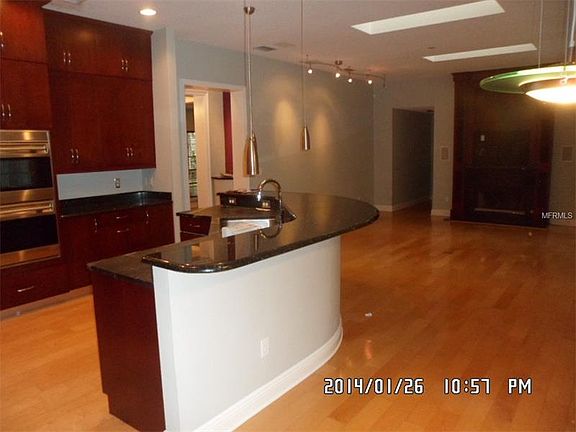 4th image of 828 Sweetwater Island Cir