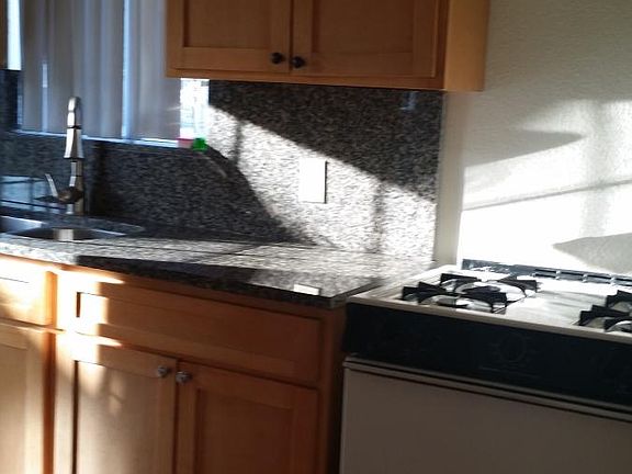4th image of 645 W Holt Ave