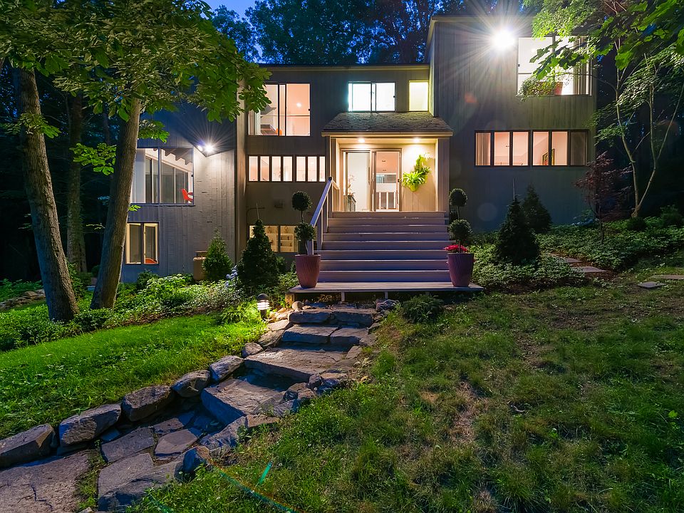2nd image of 57 Saunders Hollow Rd