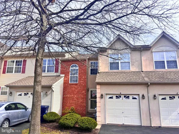 12 Raleigh Ct, Harleysville, PA 19438