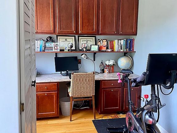 5th image of 628 W Schubert Ave APT 2F