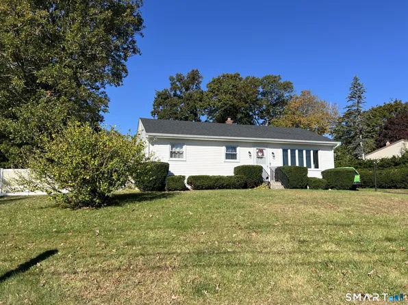 7 Illinois Court, Montville, CT 06370