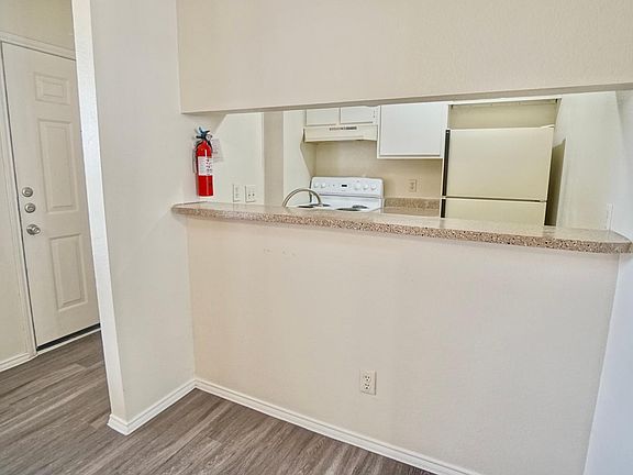 3rd image of 117 Warden Ln #103