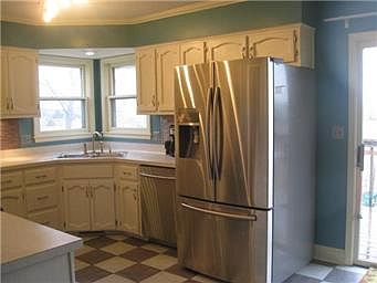 4th image of 107 S Prairie Rose Cir