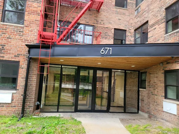 671 Bronx River Road #4N, Yonkers, NY 10704
