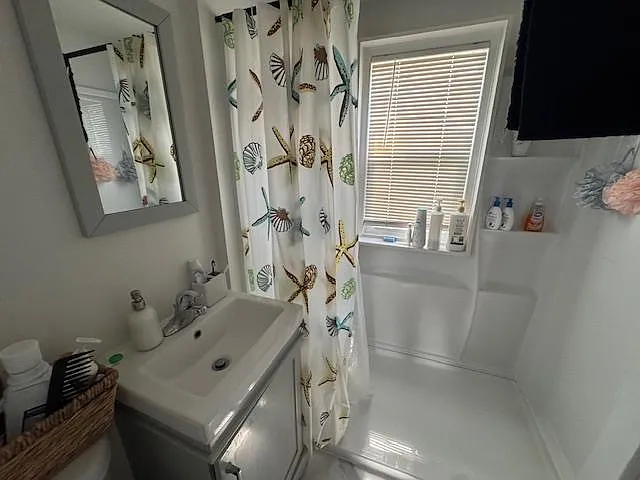 166 Rochelle Ave #2 — Photo 4