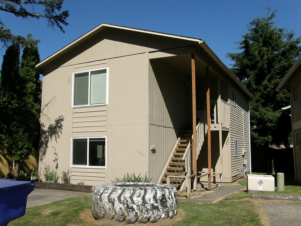1st image of 1116 Wood Ave APT 2