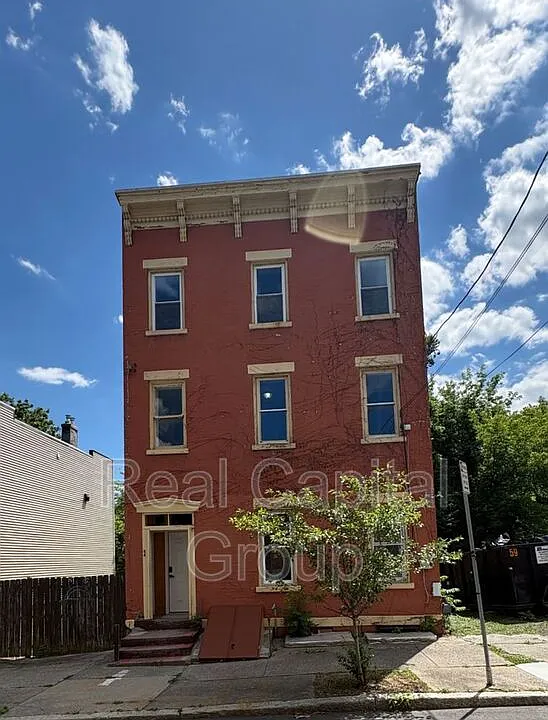 44 Alexander St #1