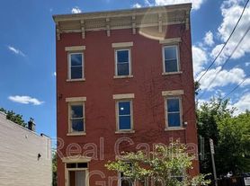 44 Alexander St