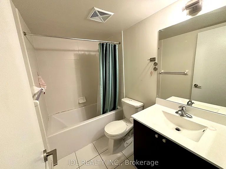 151 Village Green Sq #1804 — Photo 5