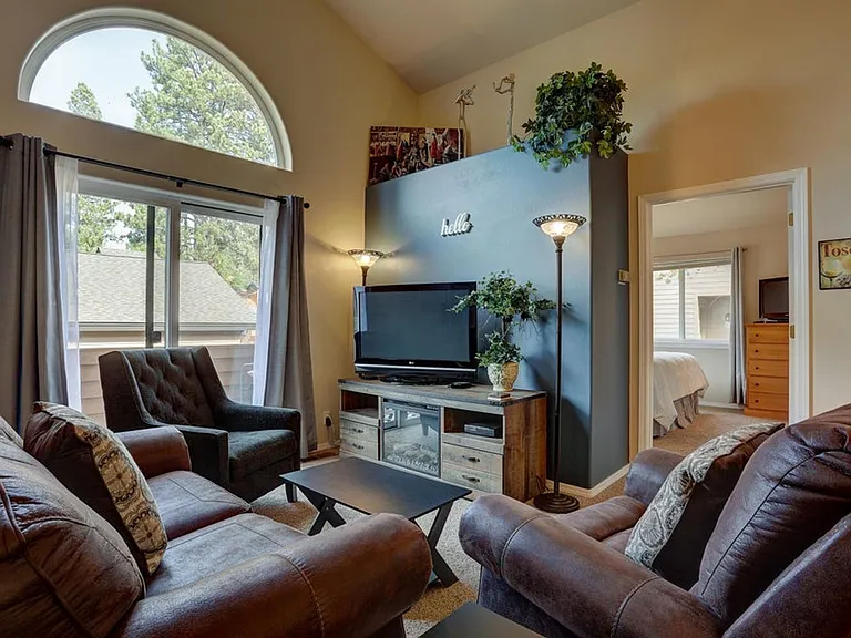 56858 Enterprise Dr — Photo 4