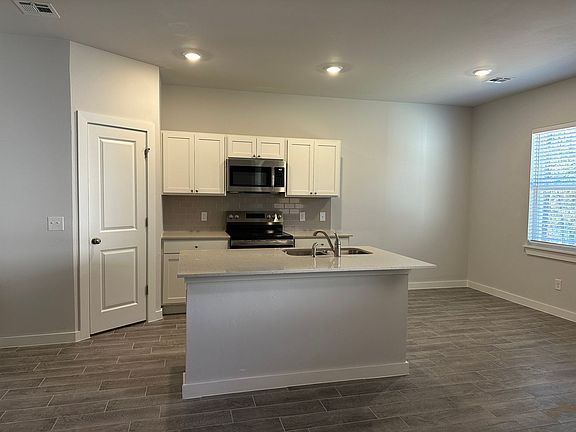 4th image of 16950 Lantana Loop