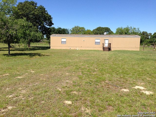 1st image of 520 Avery Cir