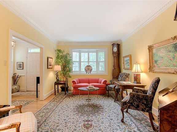 4th image of 509 Saint Albans Way