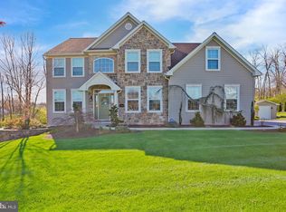 114 Herington Dr, Sinking Spring, PA 19608