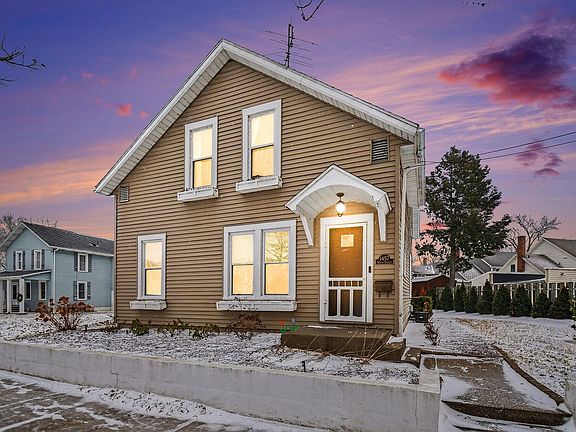 2nd image of 1457 Main St