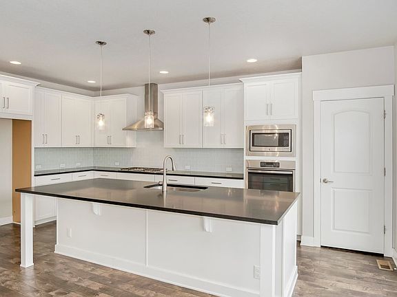 3rd image of 5427 N Valentia St