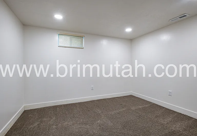 1189 S 1100 E — Photo 16