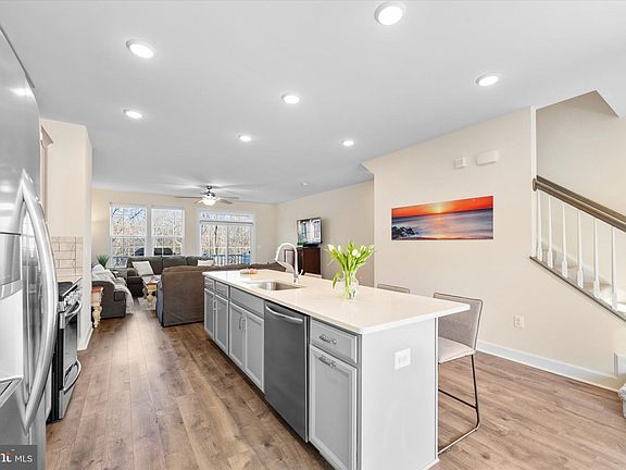 3rd image of 6093 Camerons Ferry Dr