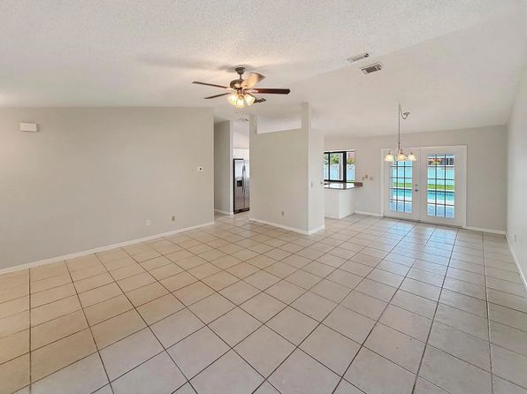2310 SW Fern Cir