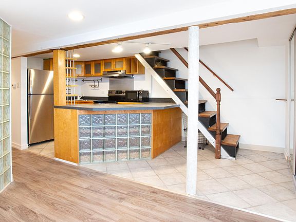 3rd image of 1352 N Oakley Blvd #B