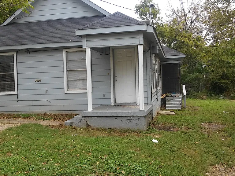2606 Eugene St — Photo 2