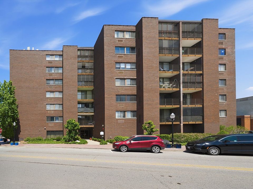 1st image of 11 W Green St APT 608