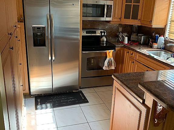 3rd image of 17655 SW 6th St