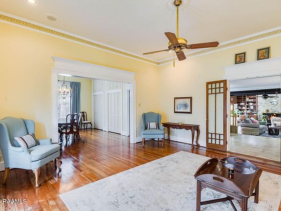5th image of 207 S Saint Valerie St