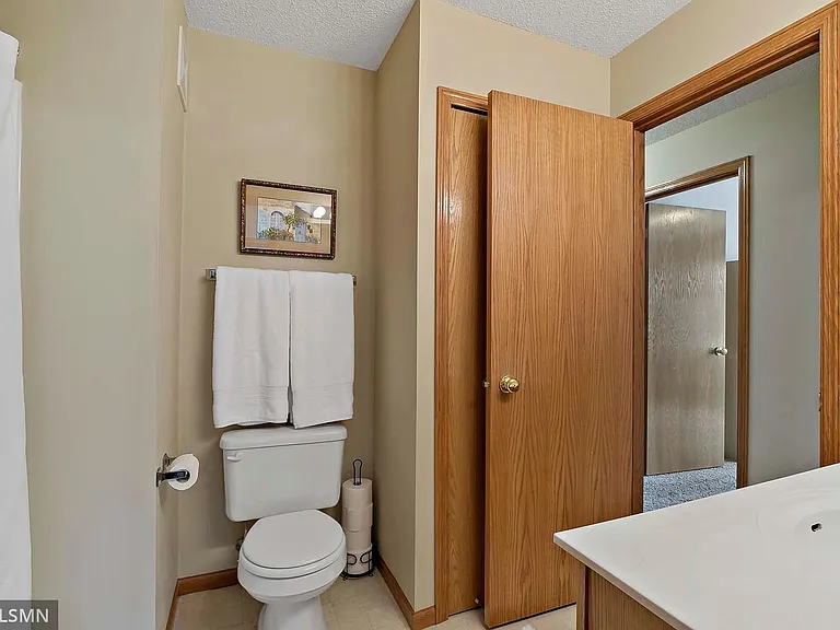 302 Wilderness Dr — Photo 16