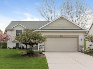 9064 Glengarry Ct SE, Caledonia, MI 49316