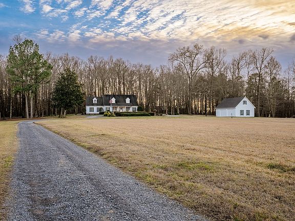 3rd image of 646 Baldwin Rd