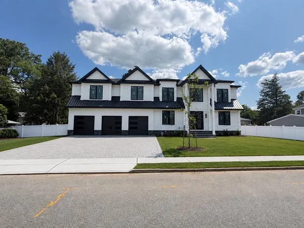 295 Georgian Dr, Paramus, NJ 07652