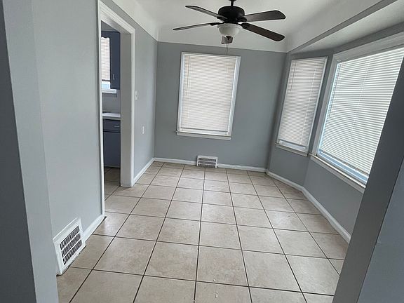 5th image of 9972 Whitcomb St