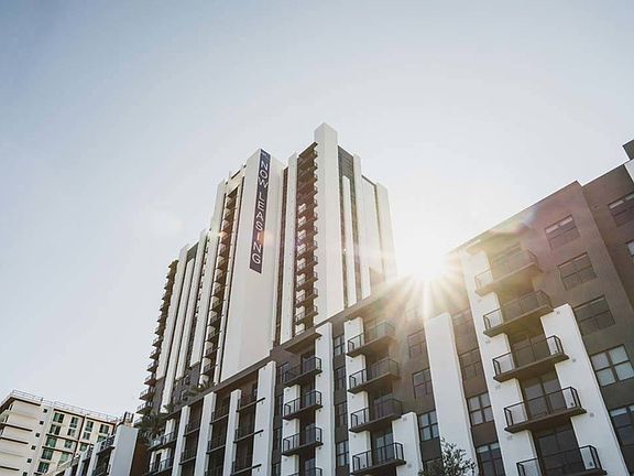 Beautifully curated and cleverly connected, the thoughtful services and amenities at Modera Flagler Village reflect the uniquely artistic spirit of the surrounding neighborhood.