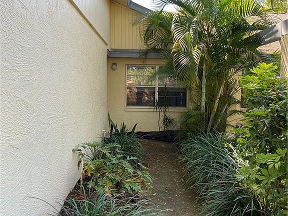 2nd image of 1940 Elaine Dr
