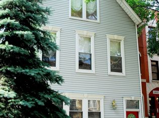 1953 W Melrose St, Chicago, IL 60657