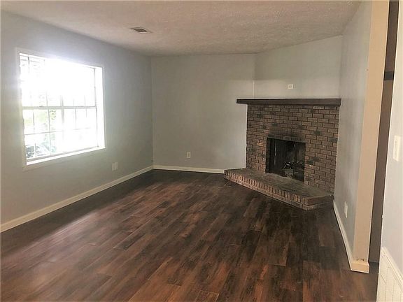3rd image of 1231 Ahaluna Dr